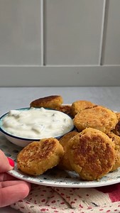 Chickpea Fritters...YUMMIER than one would think and the perfect, easy way to transform a dusty can of chickpeas into a seriously good meal. (They're great for dipping, too!) ⠀⠀⠀⠀⠀⠀⠀⠀⠀ Comment RECIPE to get this easy one sent to your dms. ⠀⠀⠀⠀⠀⠀⠀⠀⠀ https://www.yummytoddlerfood.com/chickpea-fritters/ ⠀⠀⠀⠀⠀⠀⠀⠀⠀ #toddlerfood #blw #babyledweaning #eggfree #nutfree #toddlermeal #easycooking | Yummy Toddler Food