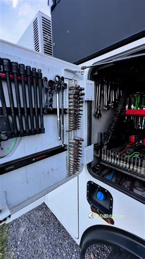 @jhmillerfarms on Instagram: "#ToolTuesday Steelman Pro 99045 wobble extension set #agmechanic #jhmillerfarms #tools #toolboxtalk agtechtalk #fyp #farmtok #jhmillerfarms #agmechanic #johndeere #johndeeretractor #fieldtech #fieldservicetechnician #mechaniclife #mechanic #deeretech #dealertech #servicecall #servicetruck #servicetrucklife #worksmarternotharder #tipsandtricks"