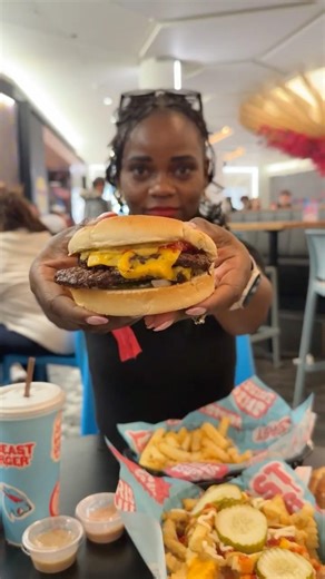 I Drove 6 Hours to Try the Only Dine-In MrBeast Burger #mrbeast #mrbeastburgers #foodie #burger