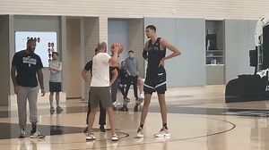 557K views · 10K reactions | Manu Ginóbili working with Wemby at practice today.  (: HectorLedesmaTV/X) | theScore | Facebook