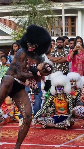 Tiger dancing with baby #mangalore #mangalurudasara #tulunadu #pilinalike #tigerdance