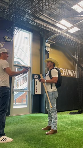 Don't be late to practice! Share your schedule with friends using Umaps App @OfficialUmaps #umaps #ad #studentathlete #athlete