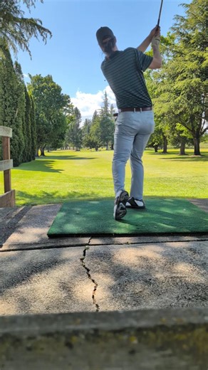 beautiful day in Oregon for some Pars N Bogeys #golfer #golfing #par3