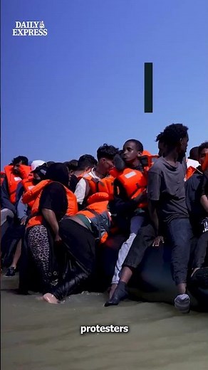 Anti-migration protestors face police amid fury over 'police escorts' for arrivals🔴 #news #migration