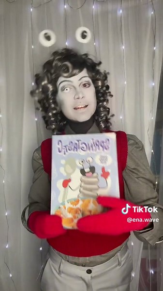 I told the Inanimate Insanity crew last meetup that I’d cosplay Springy, so here they are! #inanimateinsanityinvitational #inanimateinsanity #inanimateinsanitycosplay #cosplay #springy #springyii #iispringy #springycosplay #springyiicosplay #fyp #osc