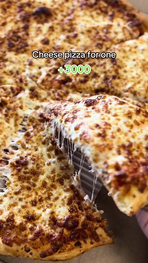 Creamy Garlic Sauce Pizza: Delicious Pizza Topping Idea!