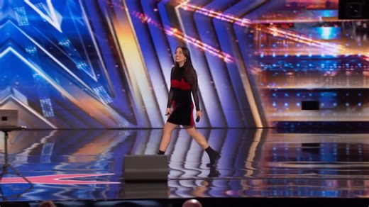 C2107006 Nobody Saw This Coming Astrid Makes The Audience Sing In Harmony To Africa part1 | Got talent fan club GB clone