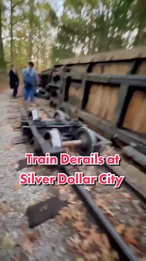 Train derails at Silver Dollar City in Branson, Missouri on Wednesday night, sending 7 to the hospital. Video Credit: Gary Eldridge #news #breakingnews #accident #silverdollarcity #branson #missouri #themepark #ride