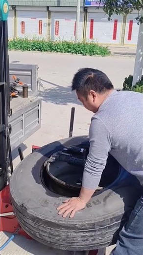 Professional Tyre Fitting Machine Operation