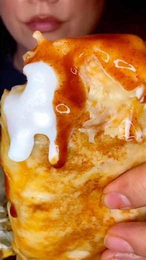TACO BELL CHEESY STEAK BURRITO #asmr #tacobell #burrito #food #eating