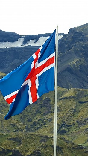 How can we make learning Icelandic easier? 🇮🇸 Eiríkur Rögnvaldsson is known both as a fervent defender of the language who advocates for its protection, as well as someone ready, willing, and able to shut down conversations about the language’s survival when they turn xenophobic. Although he is now retired from his post of teaching Icelandic at the University of Iceland, he is more active than ever in public discourse around the Icelandic language. This is his take on what can be done to make