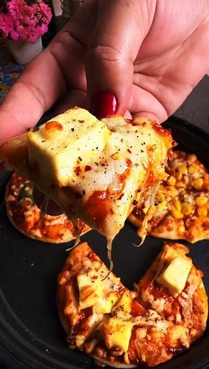 Can You REALLY Make a CHEESY PAN PIZZA in 15 Minutes ? #shorts