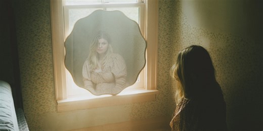 Video: Brynn Elliott Releases 'Shiny Happy People' Single and Video