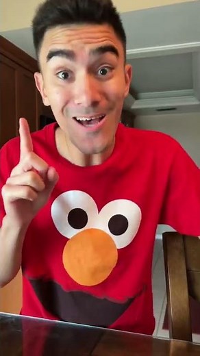 Elmo Makes A PB&J Sandwich!