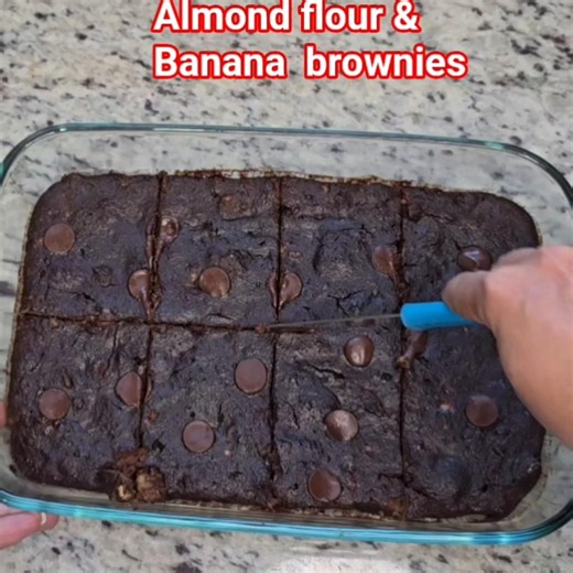 Almond flour banana brownies/ Healthy & fudgy quick Gluten-Free brownies or desserts