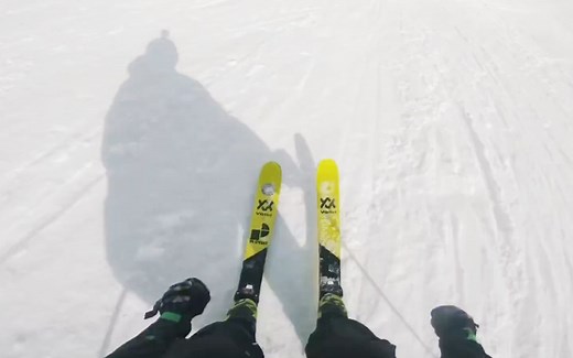 第一视角见证滑雪冠军征服雪山一日实况，踏入滑雪场的瞬间热血沸腾！！