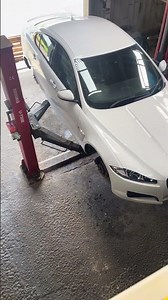 Lovely XF in for Rust Proofing, Jaguar on the outside, Ford on the underside. Rust everywhere.