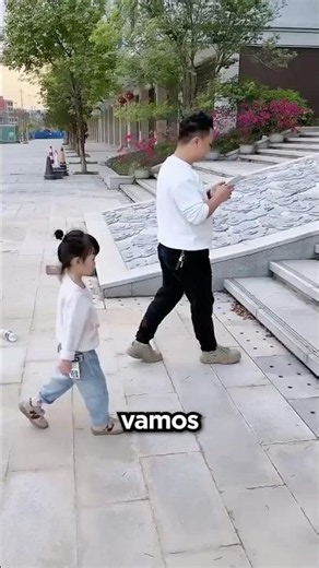 This Little Girl Does Everything Just Like Her Dad 😍