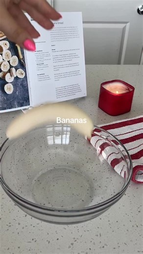 This gluten-free banana loaf has secrets… and they’re leafy. 👻 | Grove Collaborative