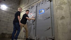 We were invited by the Secretary of Interiors to come and give an exclusive glimpse into the inside of the World War II Memorial in Washington DC 🇺🇸 | What's Inside?