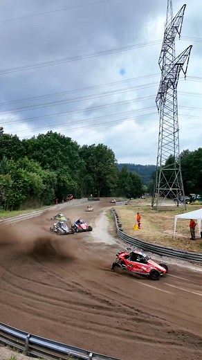 Adrenaline-fueled fights all day 🔥 in the Buggy 1600 class at Matschenberg! 💪 #autocross #fia #fiaeuropean #fiaeuroax #fiaeuropeanautocrosschampionship #axmagazineitalia | AX Magazine Italia