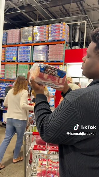 Grocery Shopping in Maui: Weekly Haul Insights