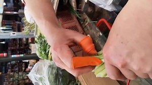 12Pcs Garden Silicone Thumb Knife Tools and Anti-Cut Finger Cover- Finger Fruit Picker Knife Plant Picking Knife Gardening Gifts Plucking Thumb Finger Cut for Trimming Plants