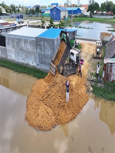 123K views · 1.1K reactions | Excavator Bulldozer #bulldozer #construction #excavator #heavyequipment #earthmoving | Excavator Bulldozer | Facebook