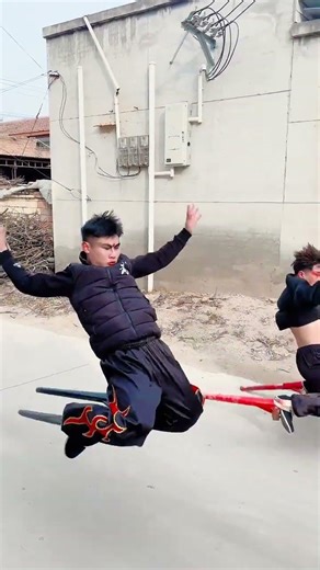 The Enchanting Art of Stilt Walking: Masters Unveiled