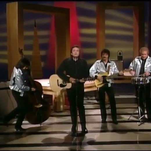 Johnny Cash 1982 01 21 I Walk the Line ( Mandrell Show)