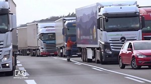 Sechs Fahrspuren zwischen Oberhausen und Berlin: Die Bundesautobahn 2 zählt zu den wichtigsten Verkehrsadern Deutschlands. Hier haben die Einsatzkräfte alle Hände voll zu tun. "A2 - Abenteuer Autobahn" - Heute ab 18:15 Uhr auf DMAX! | DMAX