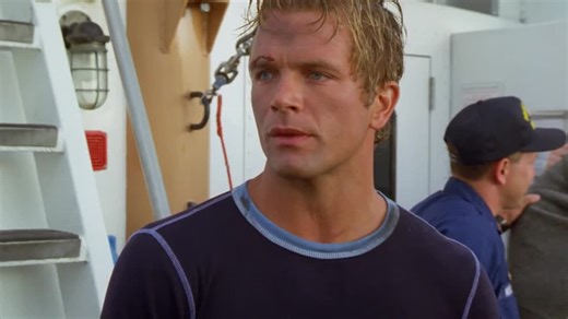 Baywatch S09:E02 - Crash, Part 2