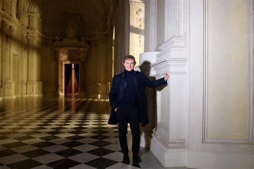 212K views · 7.4K reactions | Domani sera vi racconteremo una delle immagini più celebri della storia dell’arte: l’autoritratto di Leonardo da Vinci. Un volto che ognuno di noi riconosce all’istante e che ci osserva da cinque secoli. #StanotteaTorino il 25 dicembre su #Rai1 e #RaiPlay | Rai1 | Facebook