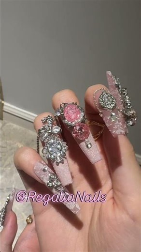 Matte Pink Edge❄️Tapered nails, matte light pink base, 5A zircon crushed ice glitter, spinner charm.
