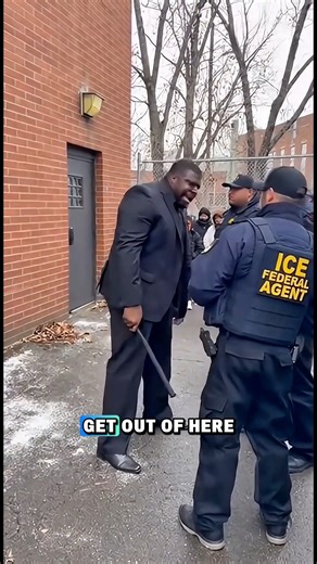 721K views · 7.9K reactions | Heated Exchange Between ICE and Locals #LocalNews #humanrights #standtogether #viralvideoシ | Primeloaded Silas | Facebook