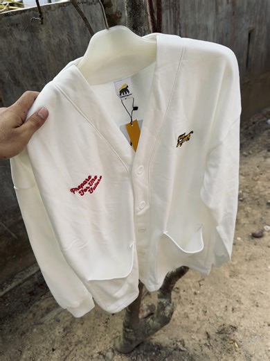 Rekomendasi Kardigan dan Sweater Keren untuk Cowok