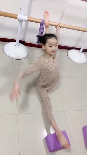 China, gymnastics training at home #gymnast #flexibility #flexible #rg