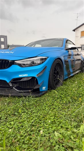 Will Halls on Instagram: "Otherwise, the AIM dash is a serious bit of kit! I love having tyre temps and pressures right in front of you instead of looking over at the iDrive which really doesn’t help when you’re on track. You can add the GPS Module for lap times, although for now the Garmin Catalyst is good enough and easier to look at later on with a beer in hand and mates critiquing your every line. Custom warnings help as well, low tyre pressure warnings, low boost, gearbox/oil/coolant temp w