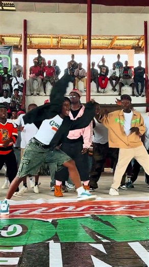 Had fun doing this in Liberia 🇱🇷 #dance #amapianodancechallenge #punchlinedance