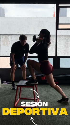 •RizzoAthletes• on Instagram: "Dumbbell Step-Up Clean 💣💥 Potencia unilateral aplicada al deporte. Integra triple extensión, estabilidad y transferencia real de fuerza en un solo movimiento. Enfocado en rendimiento, no solo en carga. ⚠️ Ejercicio intermedio–avanzado @kbron_kbn @andreagruizz @flagshop_ Entrena de acuerdo a lo que tu cuerpo y tu deporte requieren. Para información sobre el programa, mándame mensaje. 📨📲"