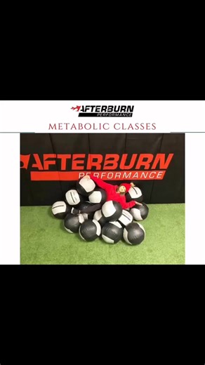 Elf Leigha is crushing all her metabolic workouts before Christmas! 🎄💪�Are you keeping up? Why Metabolic Conditioning?�Metabolic conditioning workouts are designed to boost the efficiency of your energy systems, helping you perform better, build your ideal physique, and level up your fitness. The best part? These workouts don’t just challenge you during the session—they keep your calories burning even after you’re done! 🔥 Stay consistent, work hard, and let Elf Leigha inspire you to finish th