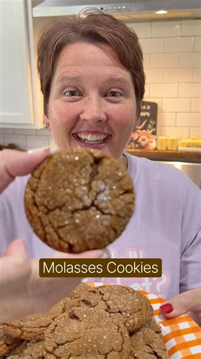 The perfect cookie for fall!! #molasses #cookies #cookierecipes #fallbaking #cookiesandmilk