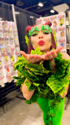 Poison Ivy at LA Comic Con 2025 #shorts #cosplay #comiccon