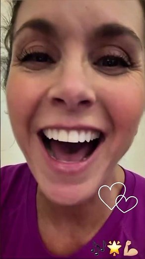 And for love, Lucero listening to Pancho Barraza 🤩