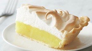 Your Meal Will Be Complete With This Tasty Lemon Pie