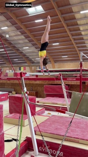 Uneven bars training video by Coach Tomita🙌#training #backflip #gymnast /repost by Global_Gymnastics