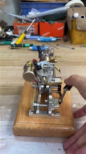 Kick Start Hoglet V2 Motorcycle Engine Model | Stirlingkit