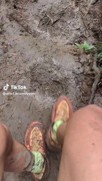 HOKA Speedgoat 6 untuk Trail Running di Gunung