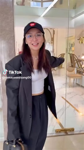 Kathryn Bernardo Fan on Instagram: "❤️ ⠀ #KathrynBernardo #KathCakes #foryou"