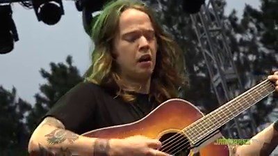 264K views · 47 reactions | PREMIERE: Cheers to this jam with Billy Strings playing "Dust in a Baggie" at 2019 Blue Ox Music Festival! Have a great friday night, y'all! | JamGrass TV | Facebook